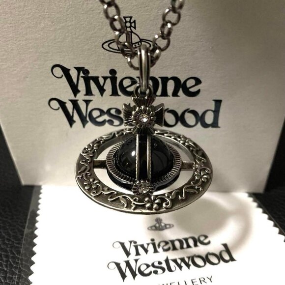 Vivienne Westwood Small Orb Necklace Flower Black Gunmetal 4.5 with drawstring - Picture 1 of 16